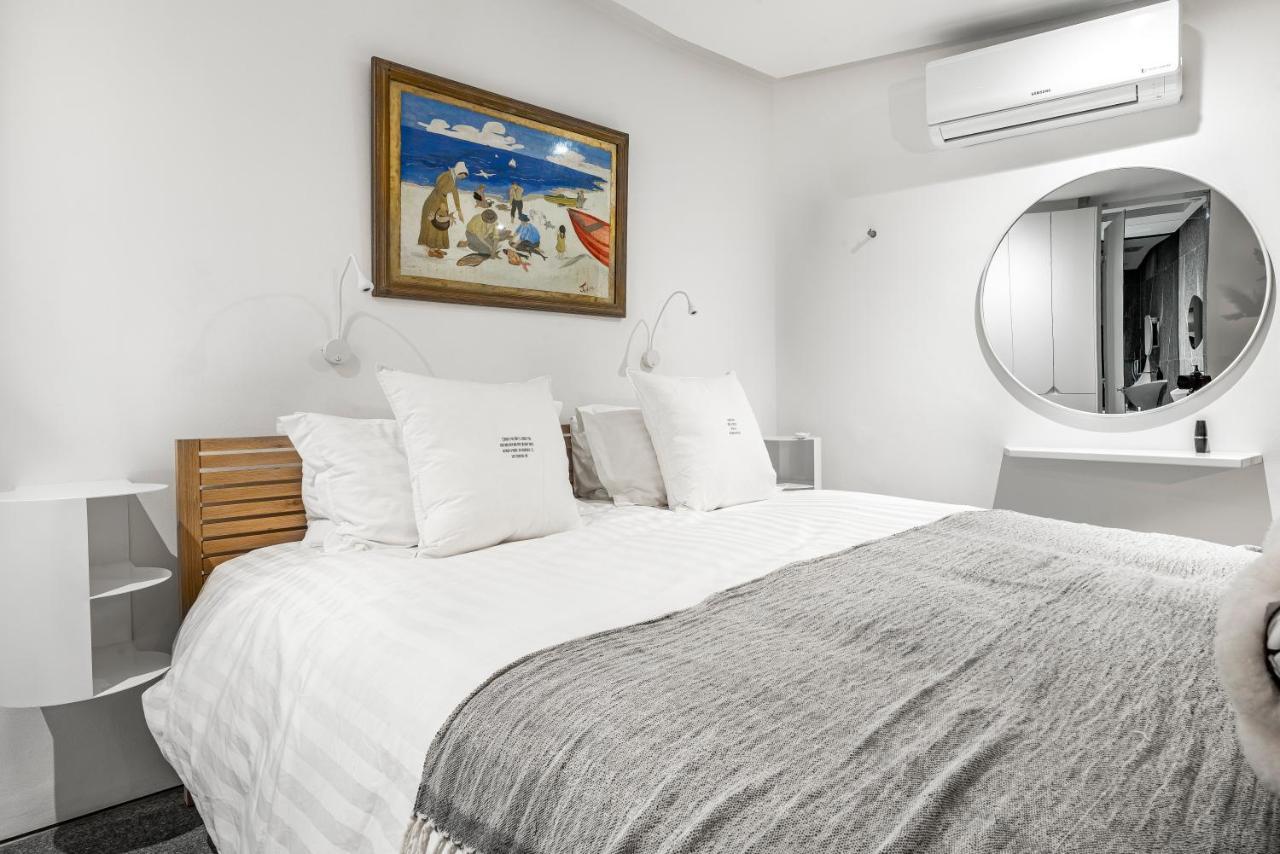 17 Marine, Designer Solar Powered Apartment *